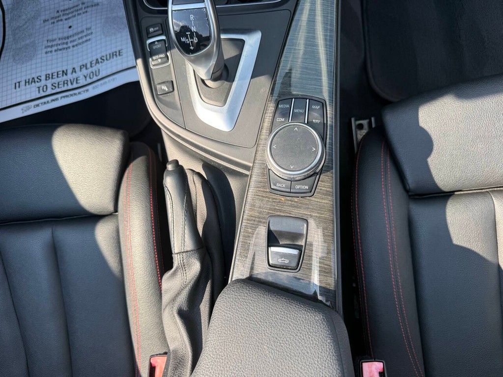 BMW 4 Series Vehicle Full-screen Gallery Image 29