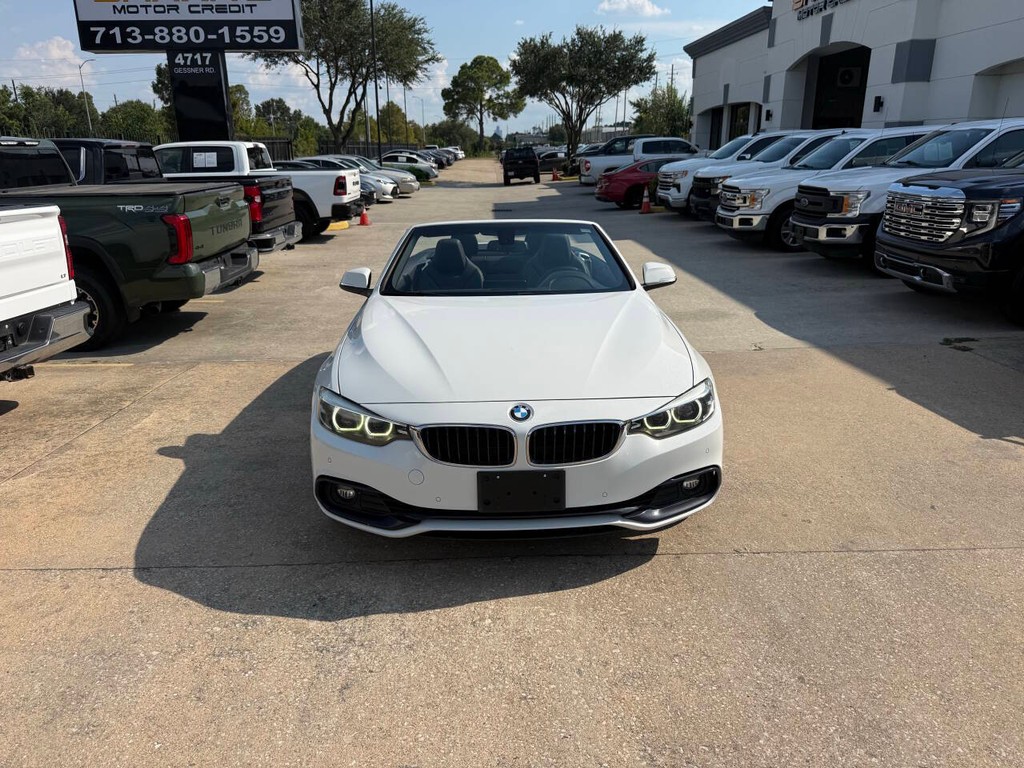BMW 4 Series Vehicle Full-screen Gallery Image 38