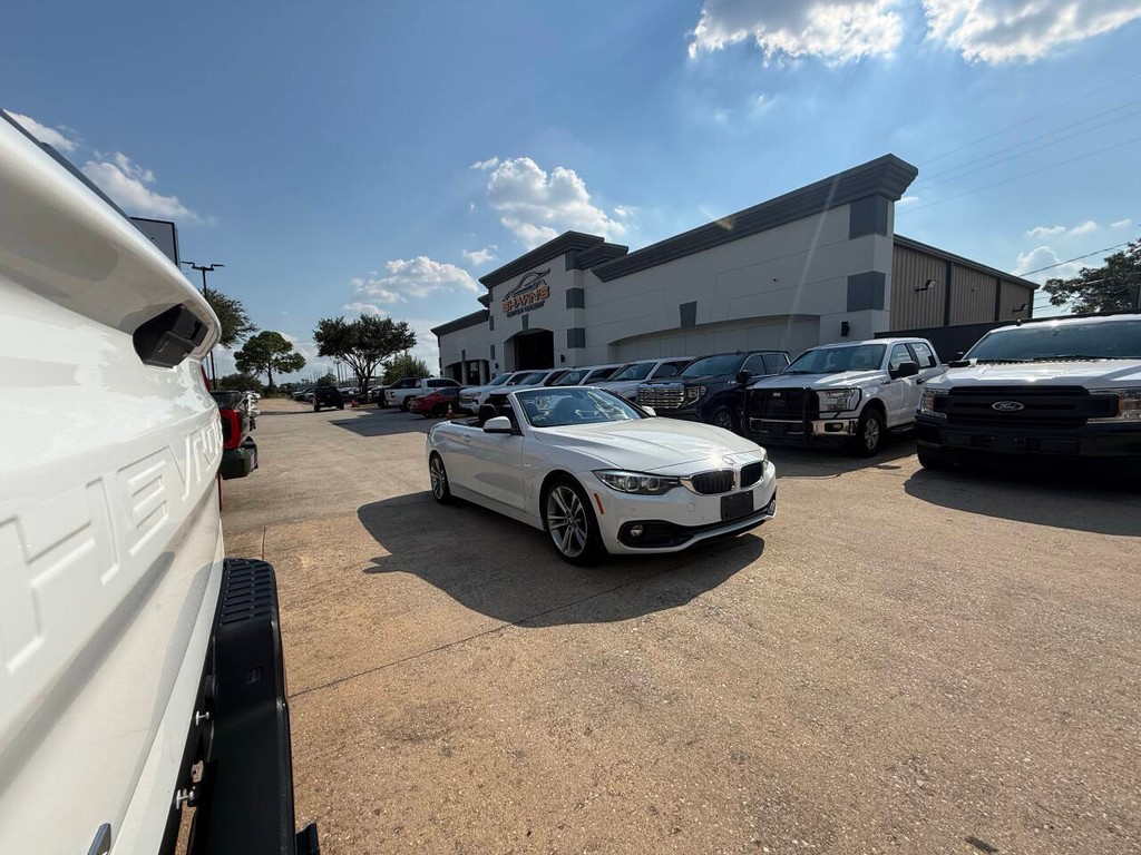 BMW 4 Series Vehicle Full-screen Gallery Image 42