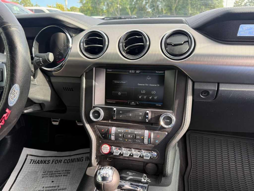 Ford Mustang Vehicle Full-screen Gallery Image 19