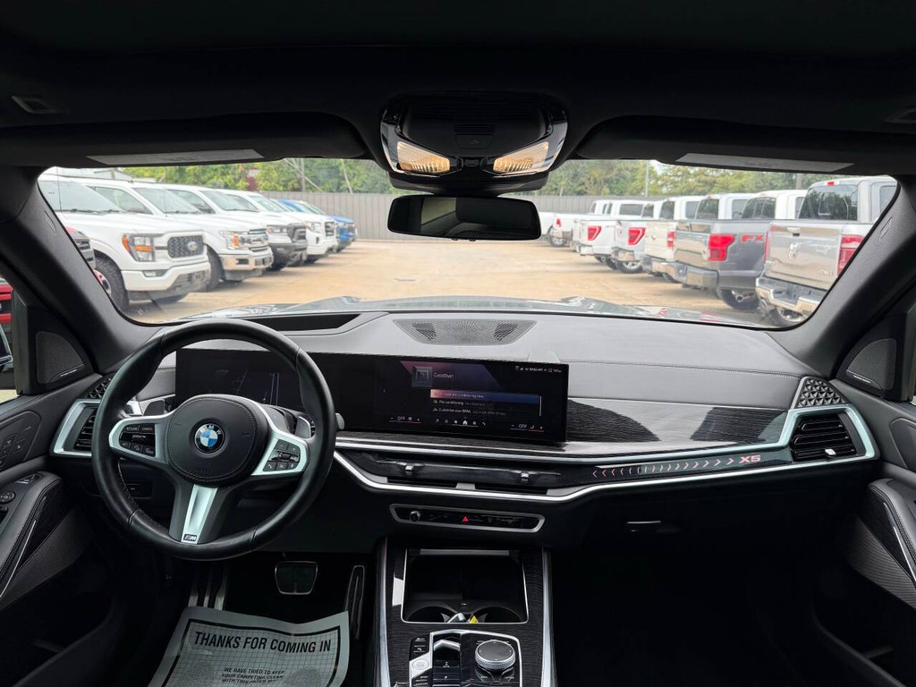 BMW X5 Vehicle Full-screen Gallery Image 17