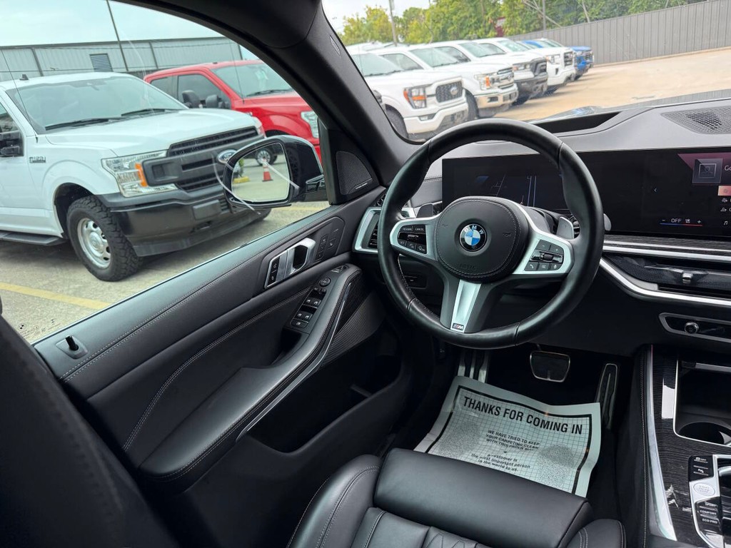 BMW X5 Vehicle Full-screen Gallery Image 19