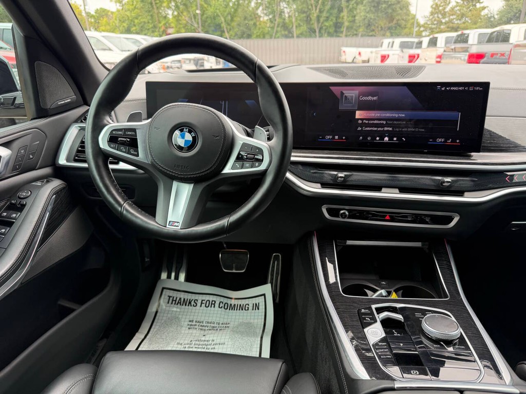 BMW X5 Vehicle Full-screen Gallery Image 21