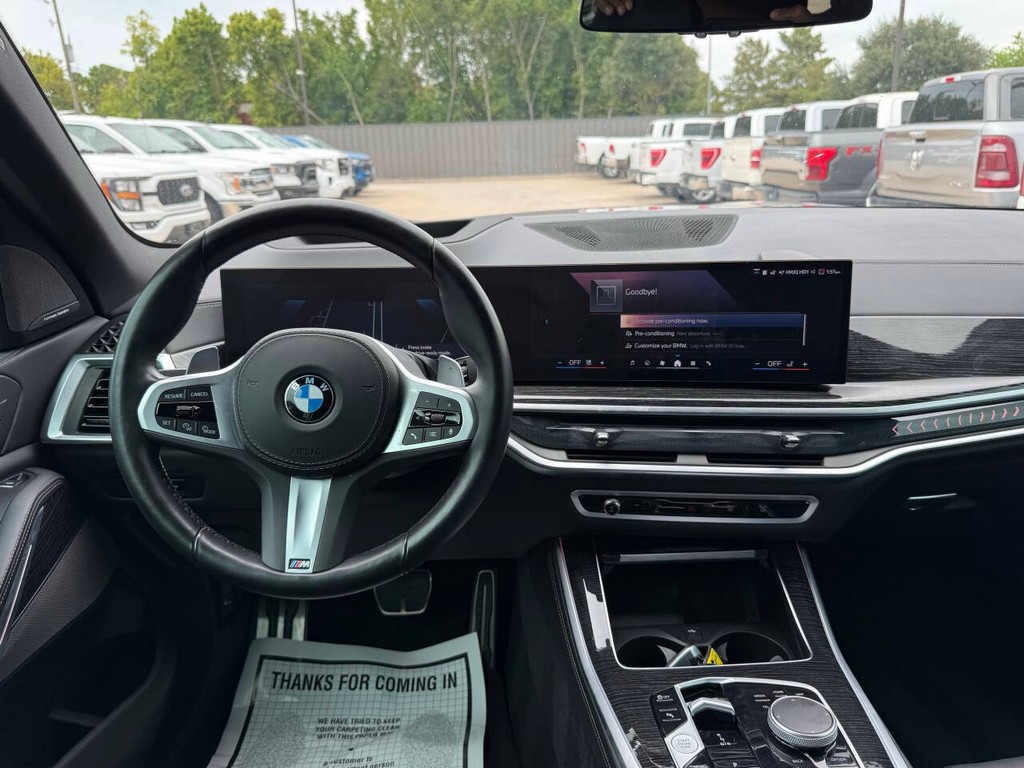BMW X5 Vehicle Full-screen Gallery Image 22
