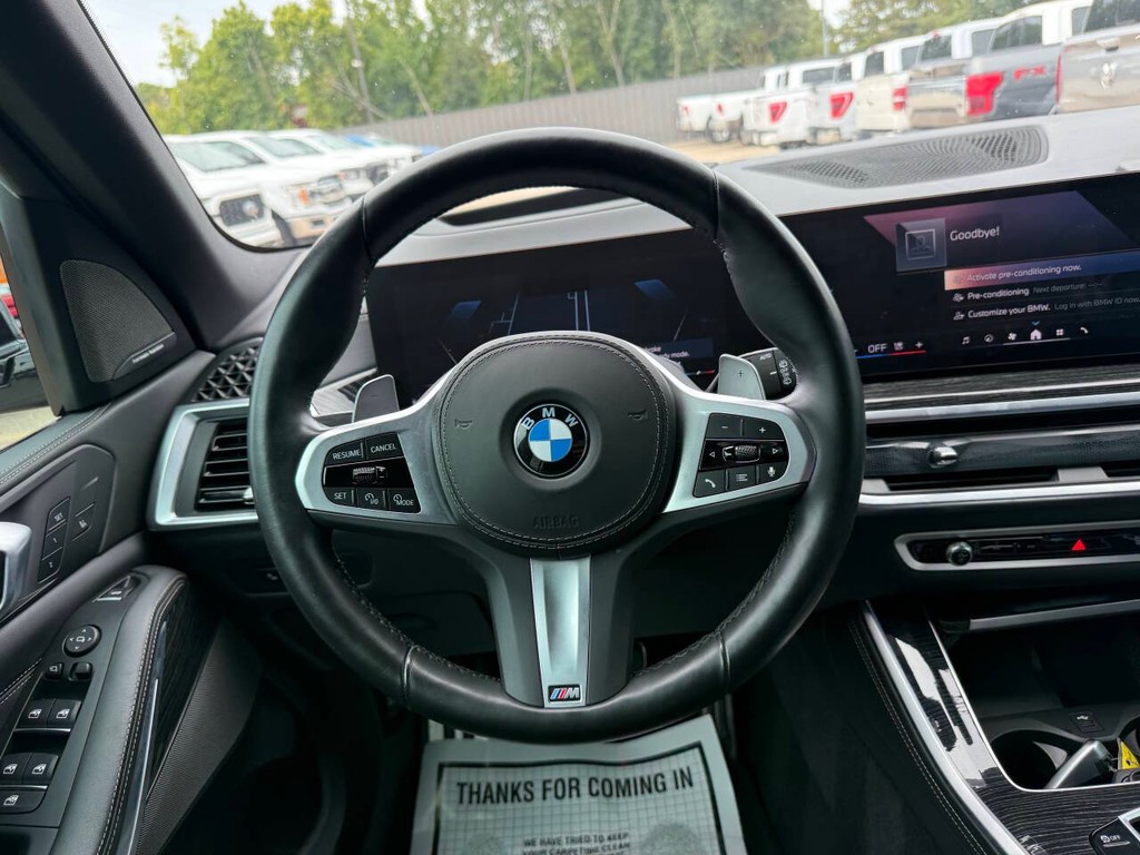 BMW X5 Vehicle Full-screen Gallery Image 23