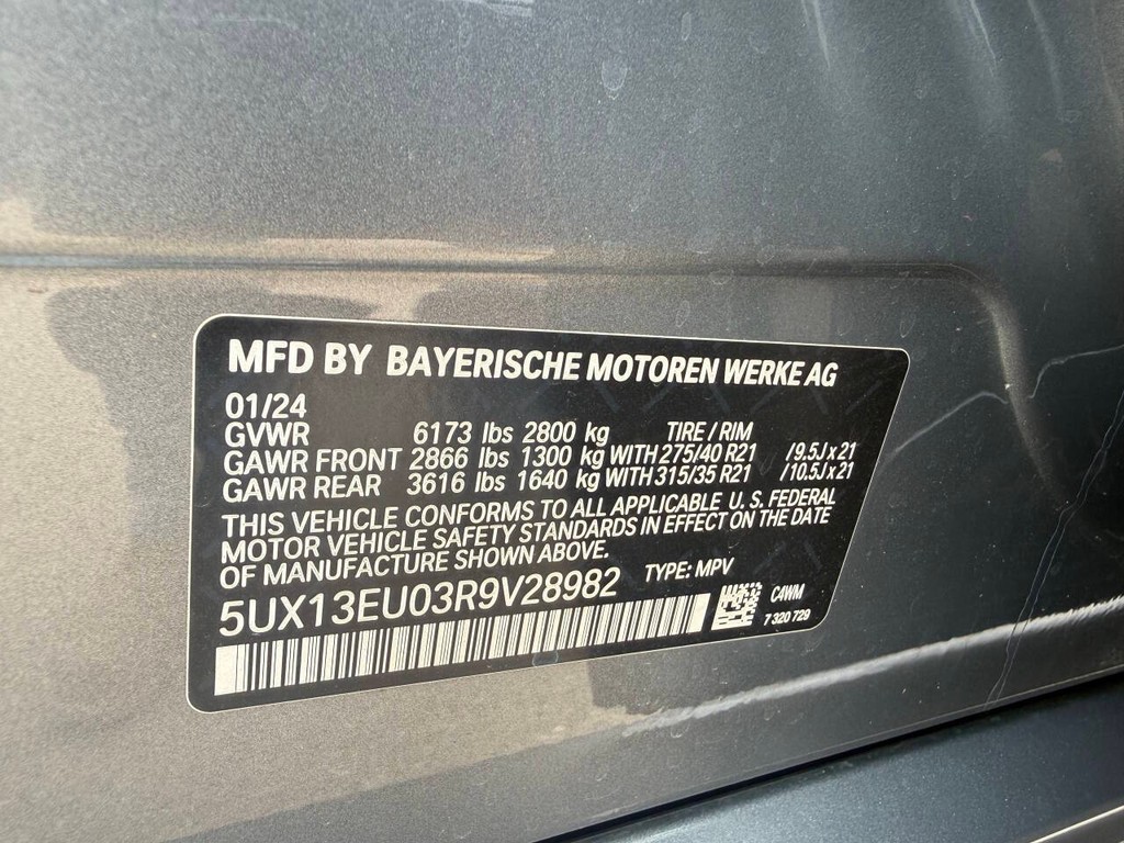 BMW X5 Vehicle Full-screen Gallery Image 35