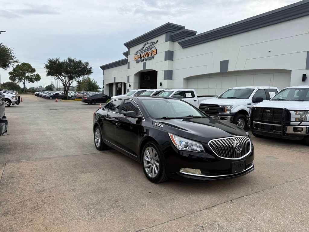 Buick LaCrosse Vehicle Full-screen Gallery Image 02