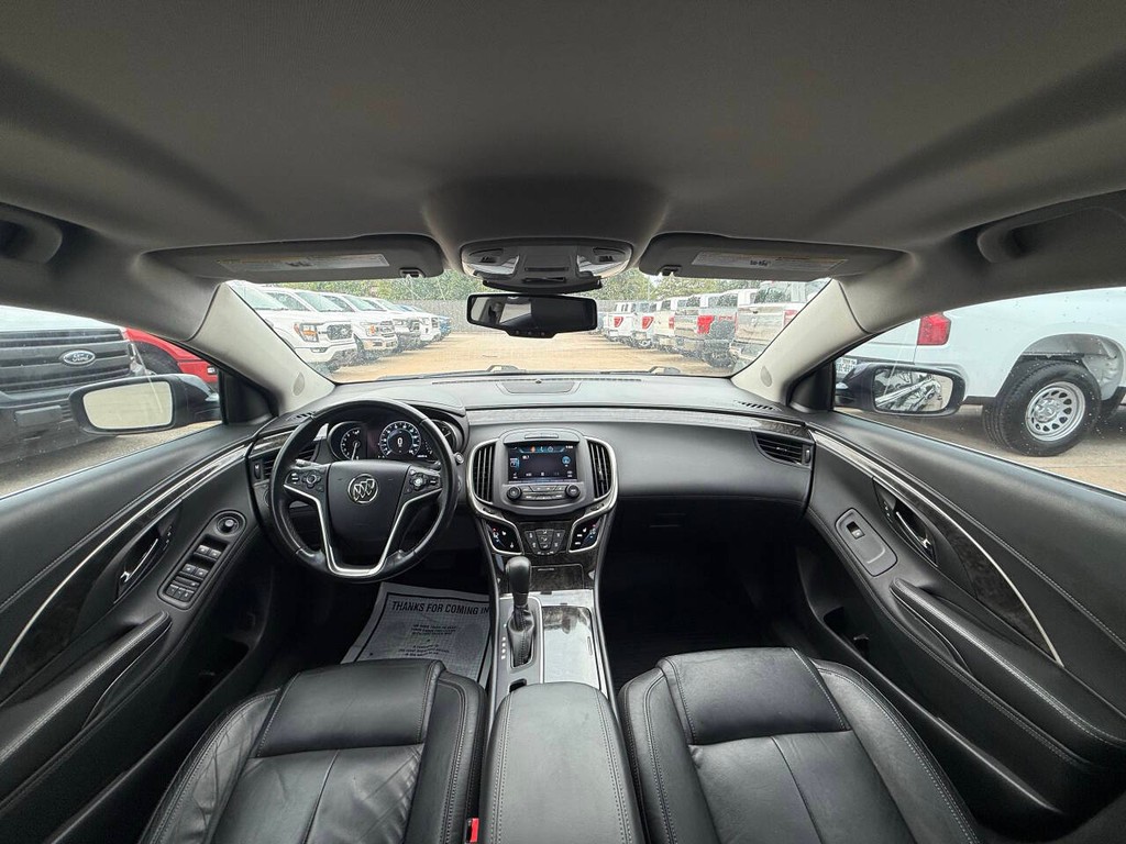 Buick LaCrosse Vehicle Full-screen Gallery Image 18