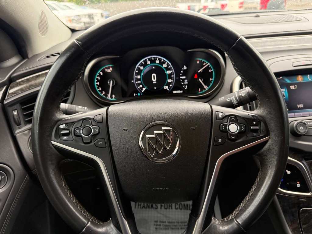 Buick LaCrosse Vehicle Full-screen Gallery Image 24