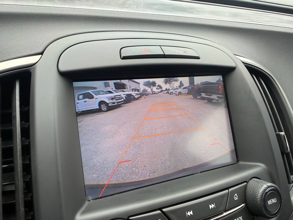 Buick LaCrosse Vehicle Full-screen Gallery Image 27