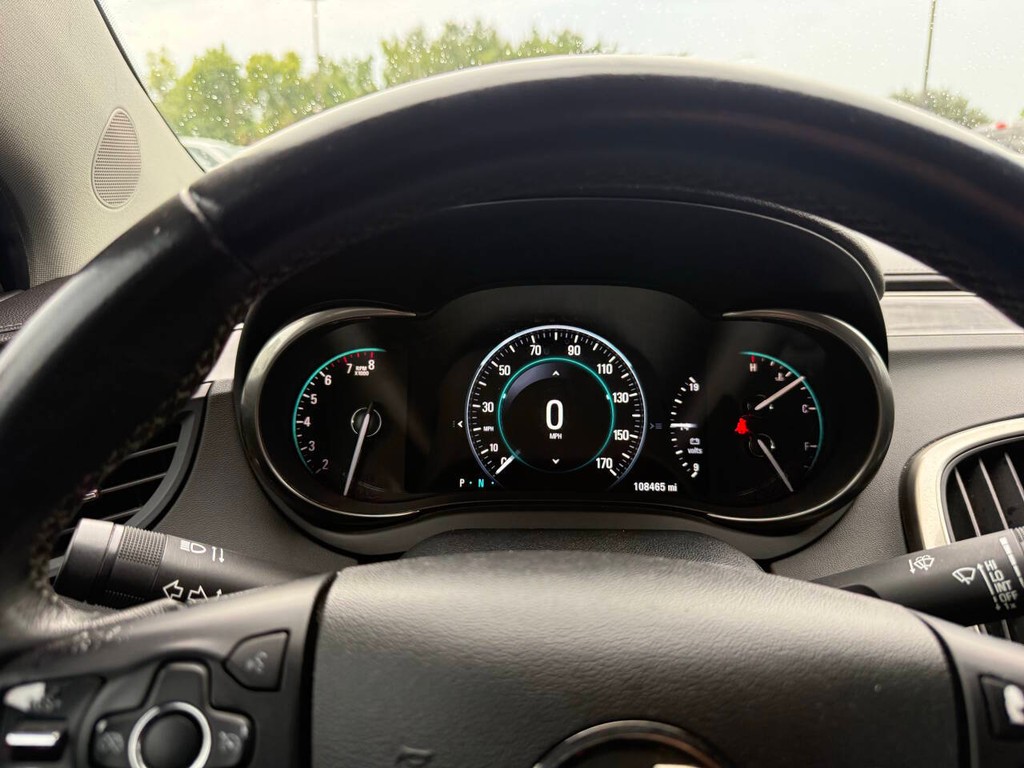 Buick LaCrosse Vehicle Full-screen Gallery Image 30