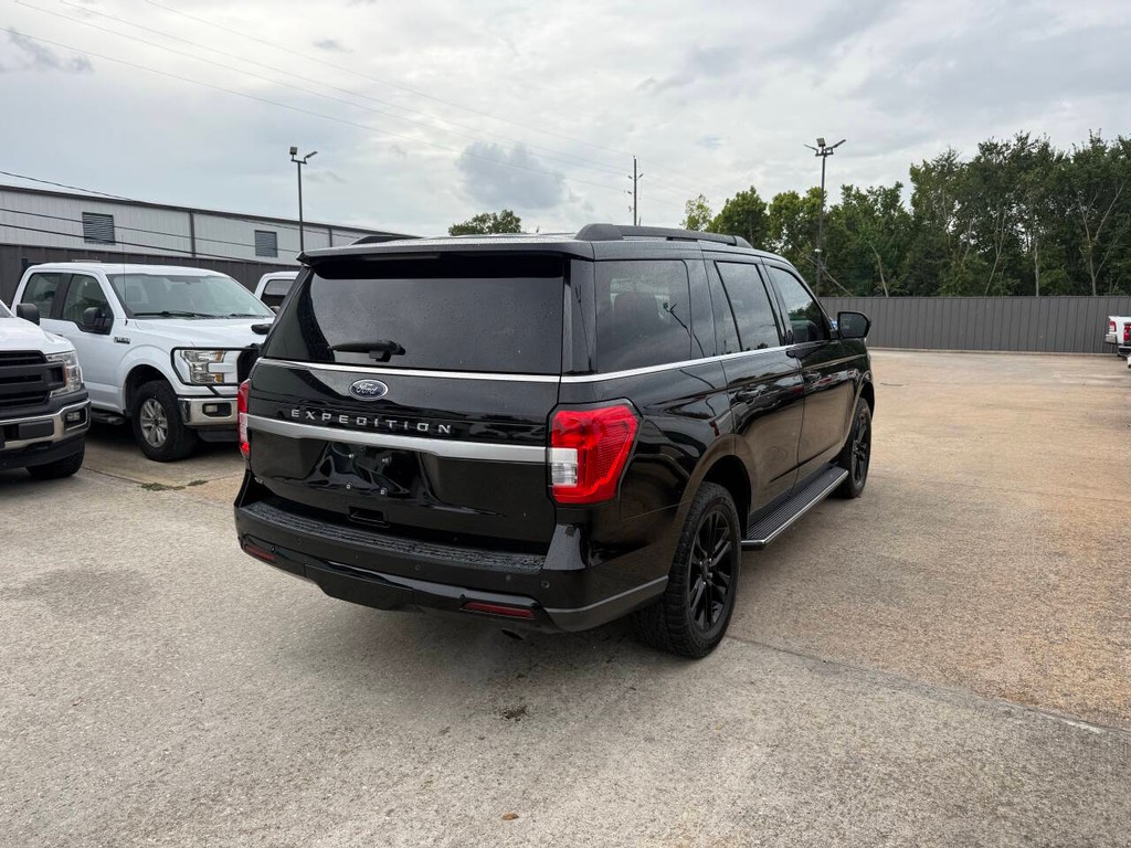 Ford Expedition Vehicle Full-screen Gallery Image 05