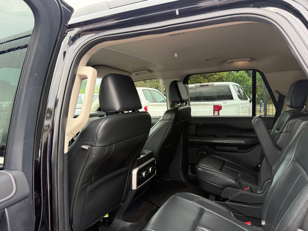 Ford Expedition Vehicle Full-screen Gallery Image 12