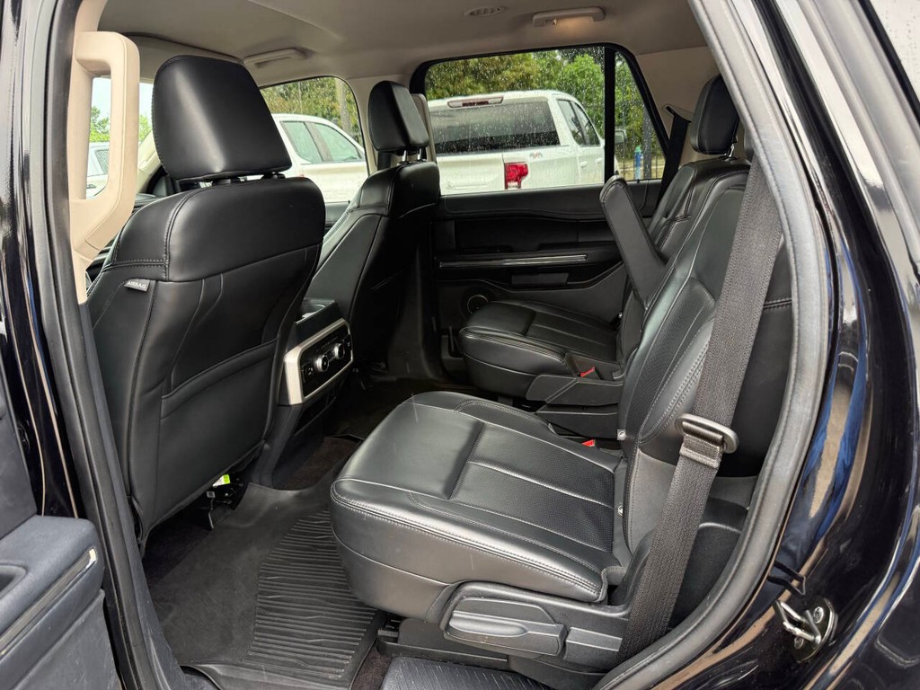 Ford Expedition Vehicle Full-screen Gallery Image 13