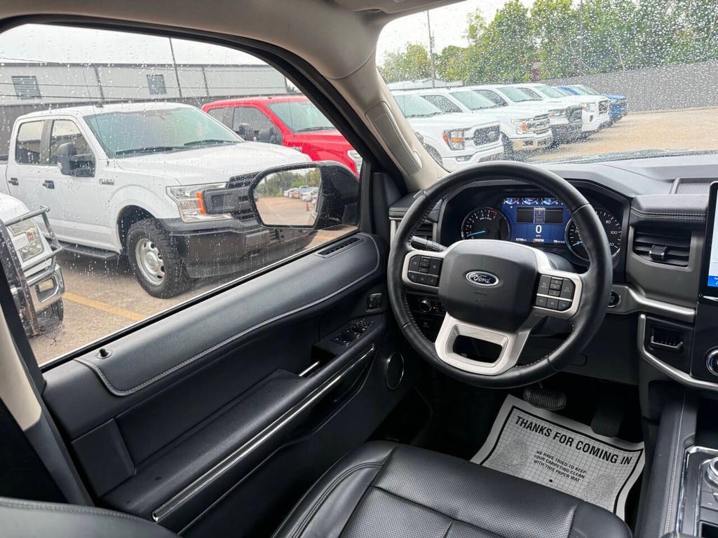 Ford Expedition Vehicle Full-screen Gallery Image 21