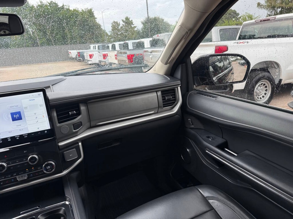 Ford Expedition Vehicle Full-screen Gallery Image 22