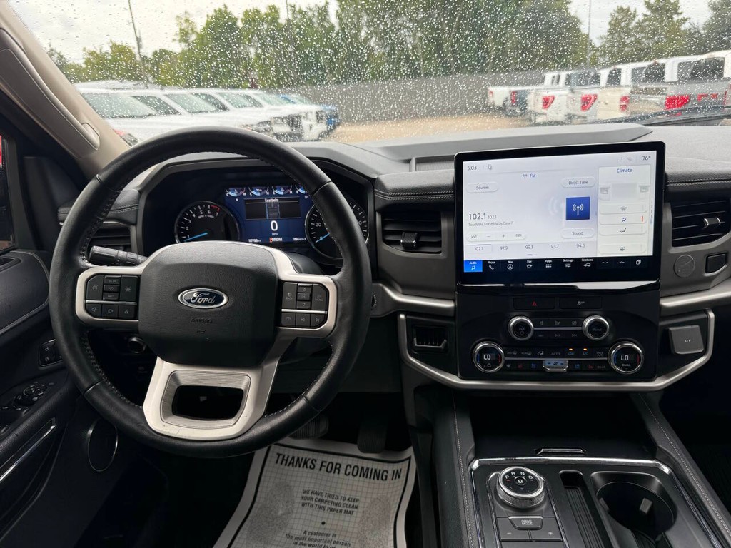 Ford Expedition Vehicle Full-screen Gallery Image 23