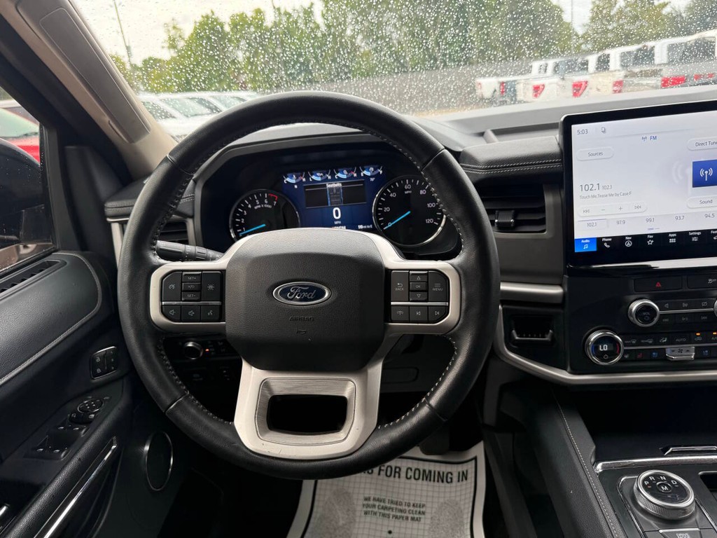 Ford Expedition Vehicle Full-screen Gallery Image 24