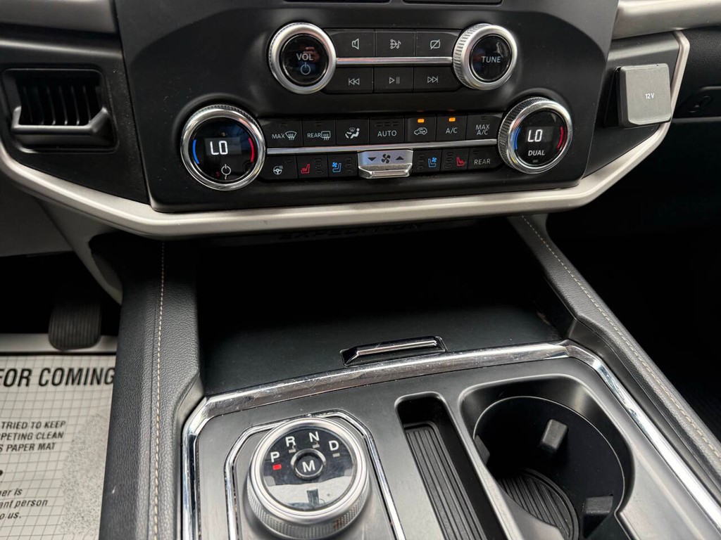 Ford Expedition Vehicle Full-screen Gallery Image 31