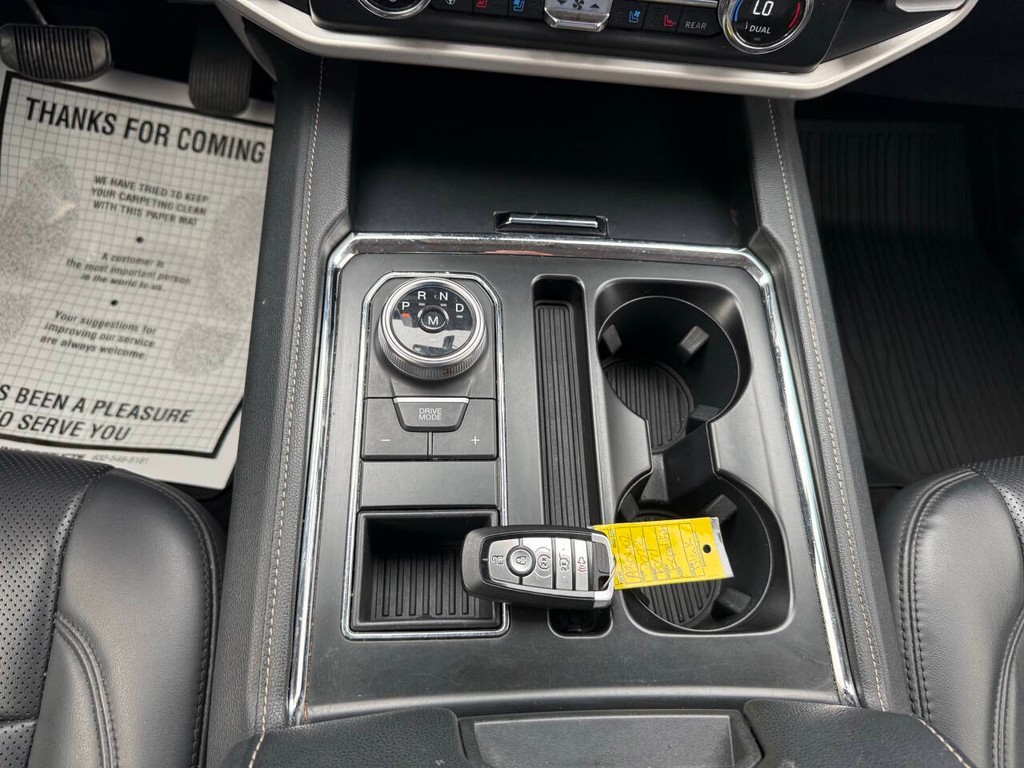 Ford Expedition Vehicle Full-screen Gallery Image 32