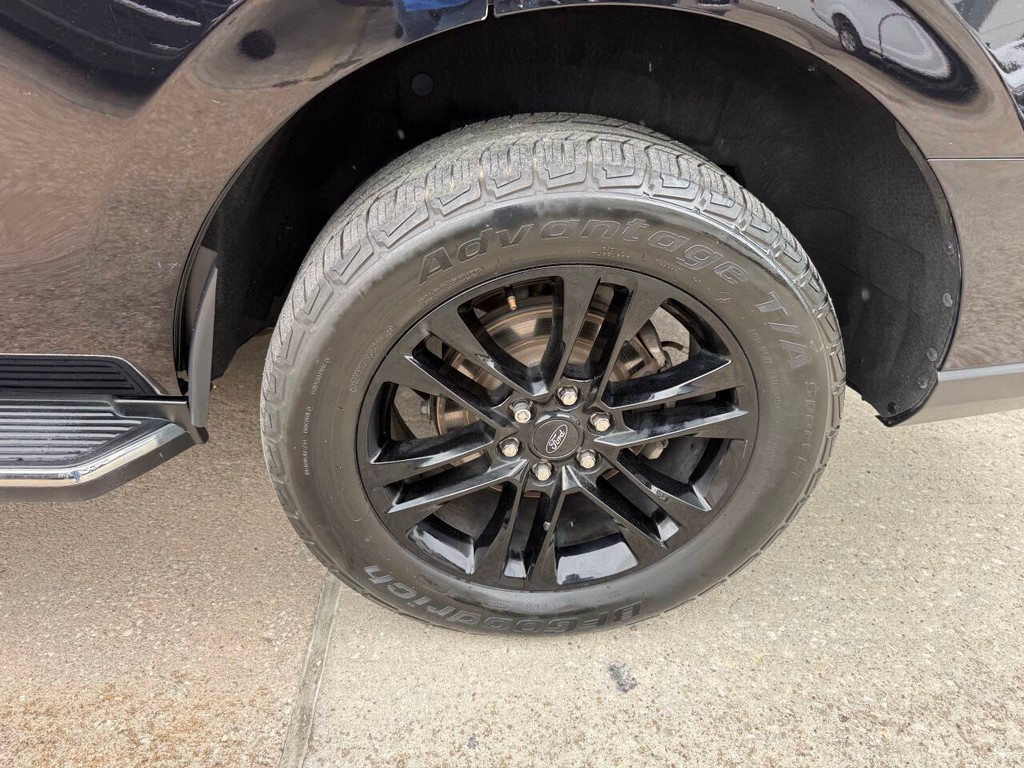 Ford Expedition Vehicle Full-screen Gallery Image 38