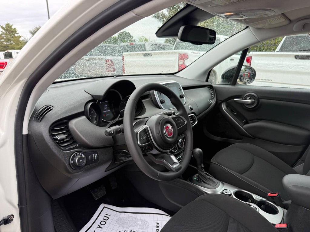 FIAT 500X Vehicle Full-screen Gallery Image 06