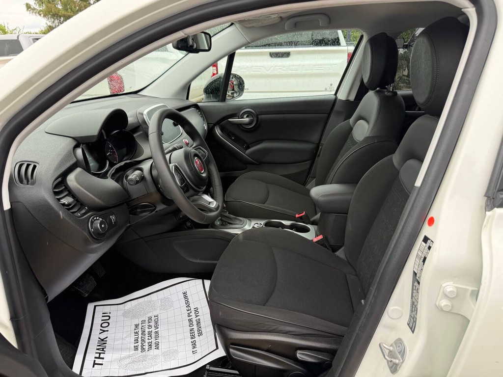 FIAT 500X Vehicle Full-screen Gallery Image 07
