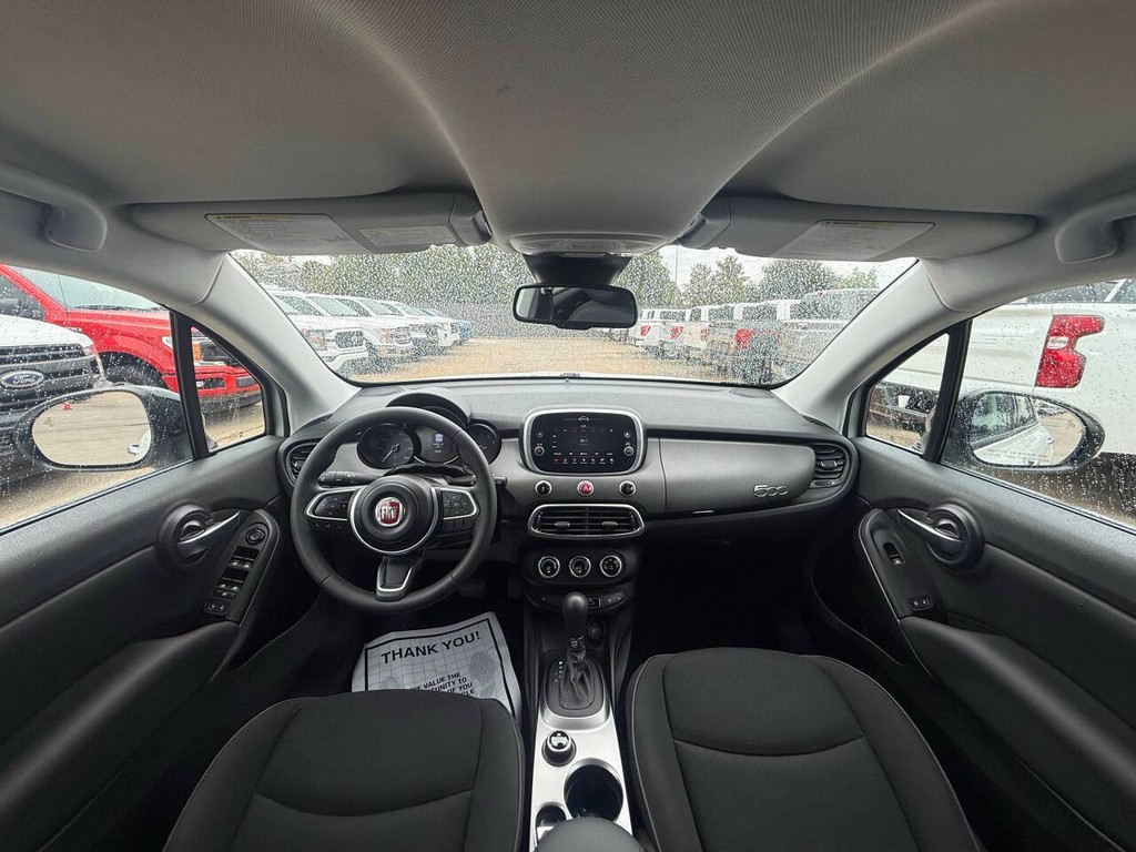 FIAT 500X Vehicle Full-screen Gallery Image 18