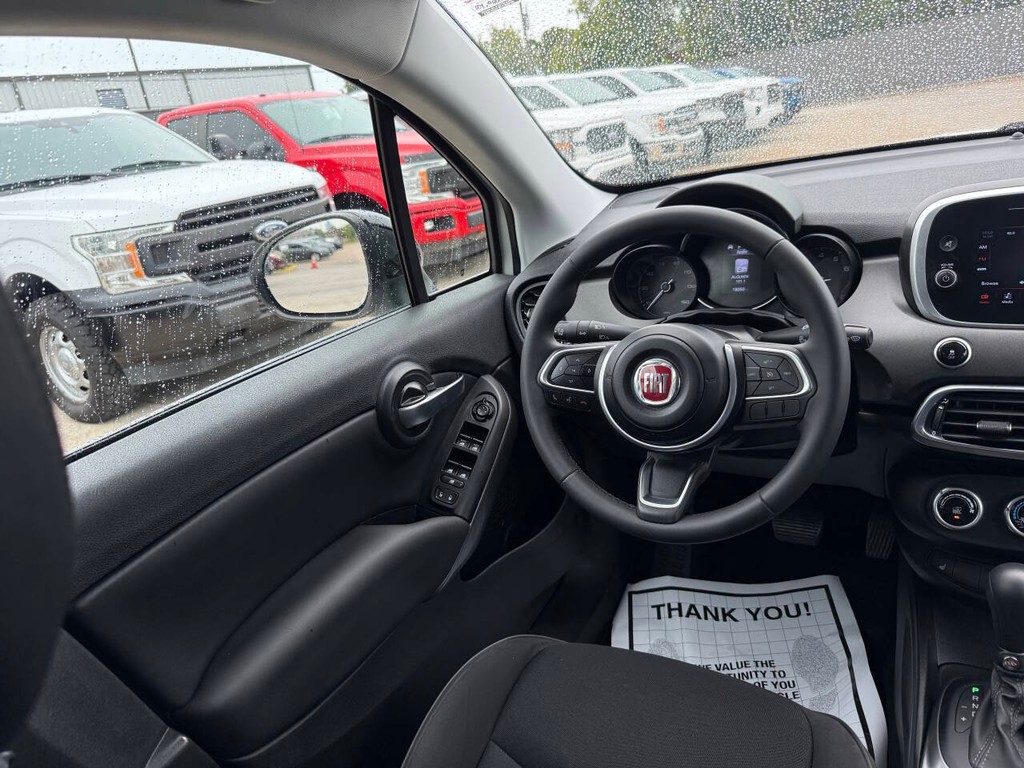 FIAT 500X Vehicle Full-screen Gallery Image 19