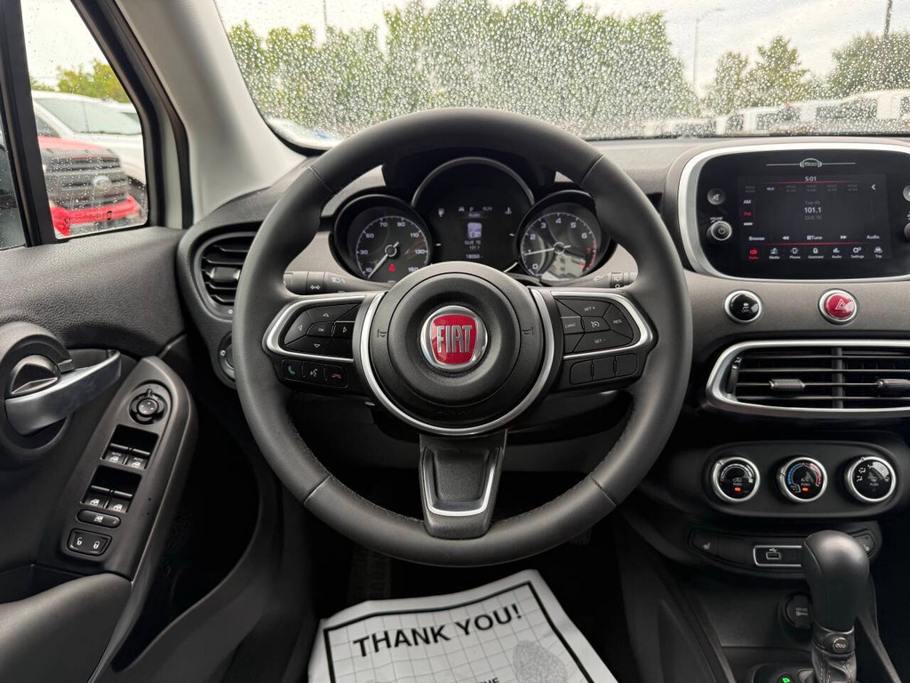 FIAT 500X Vehicle Full-screen Gallery Image 22