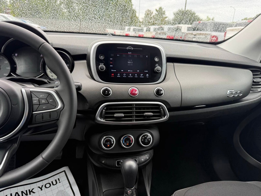 FIAT 500X Vehicle Full-screen Gallery Image 24
