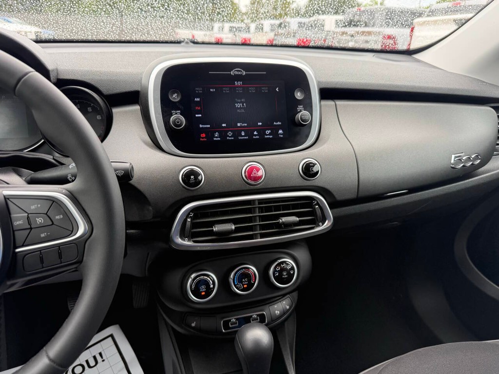 FIAT 500X Vehicle Full-screen Gallery Image 25