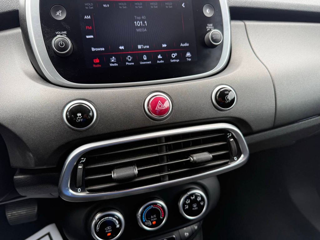 FIAT 500X Vehicle Full-screen Gallery Image 27