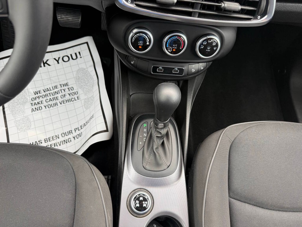 FIAT 500X Vehicle Full-screen Gallery Image 30