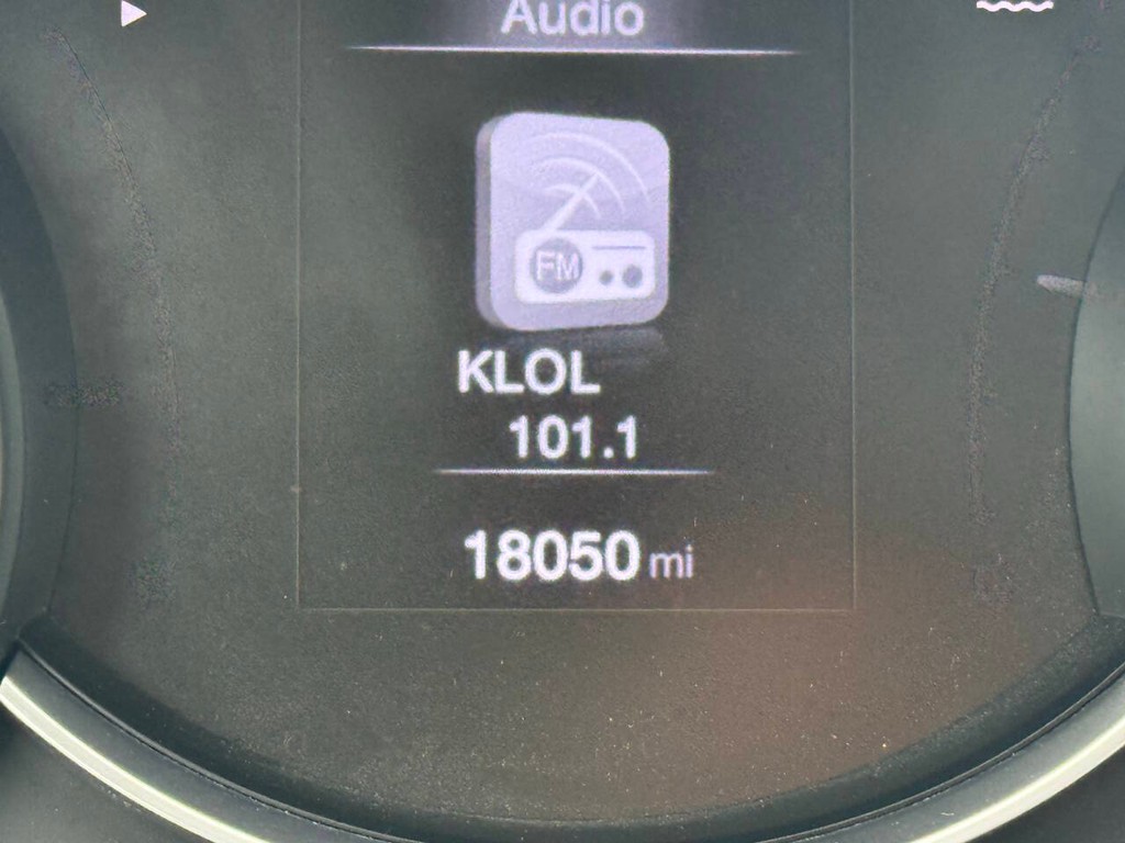 FIAT 500X Vehicle Full-screen Gallery Image 33