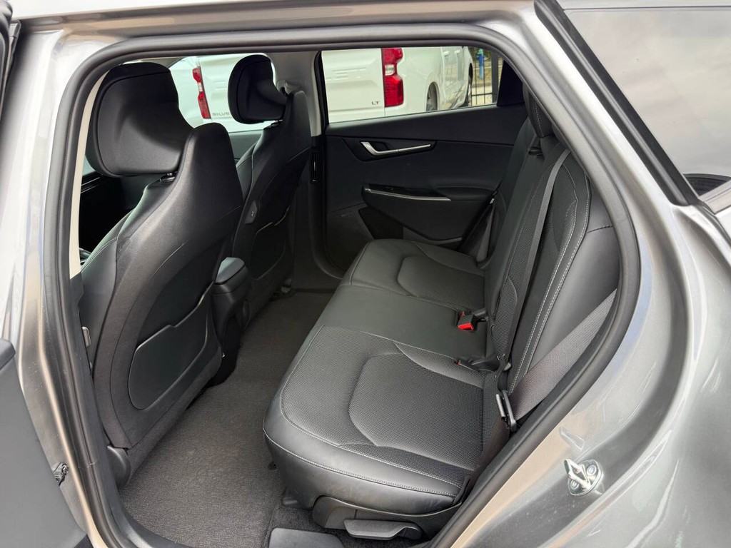 Kia EV6 Vehicle Full-screen Gallery Image 13