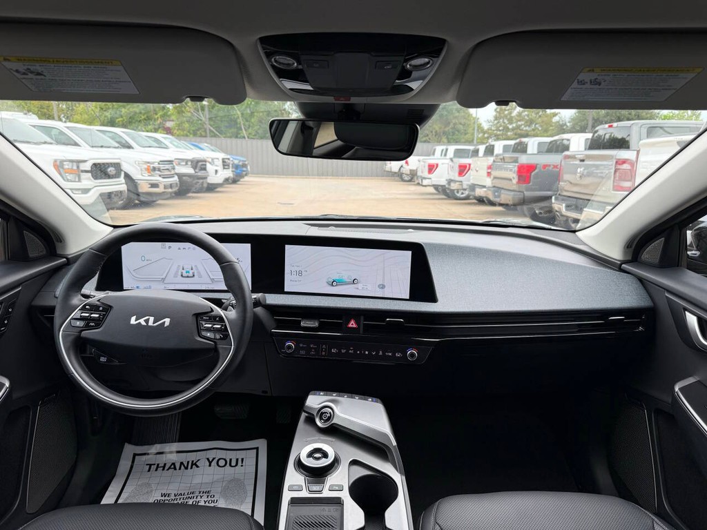 Kia EV6 Vehicle Full-screen Gallery Image 19