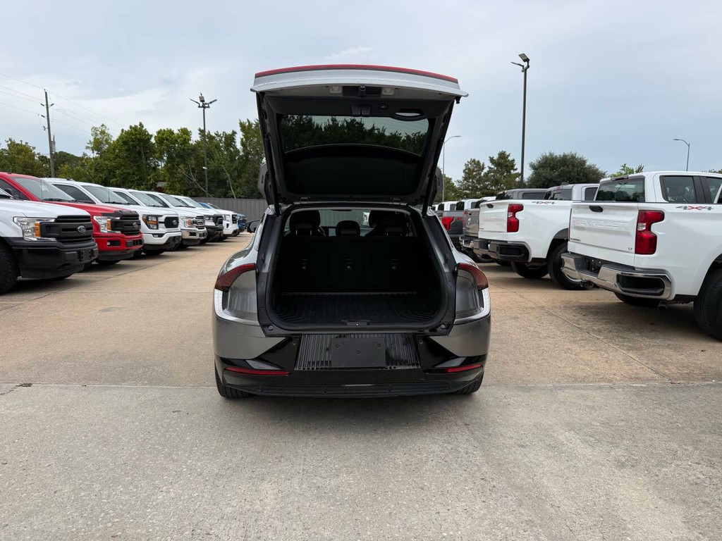 Kia EV6 Vehicle Full-screen Gallery Image 36