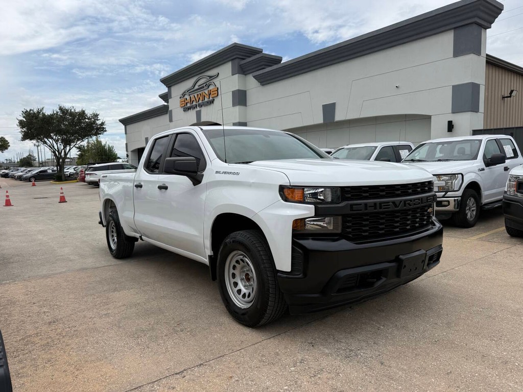 Chevrolet Silverado 1500 Vehicle Full-screen Gallery Image 02