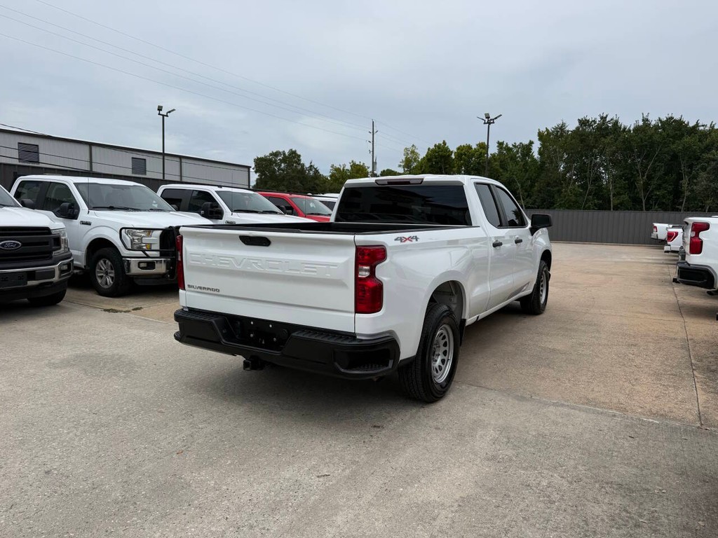 Chevrolet Silverado 1500 Vehicle Full-screen Gallery Image 05