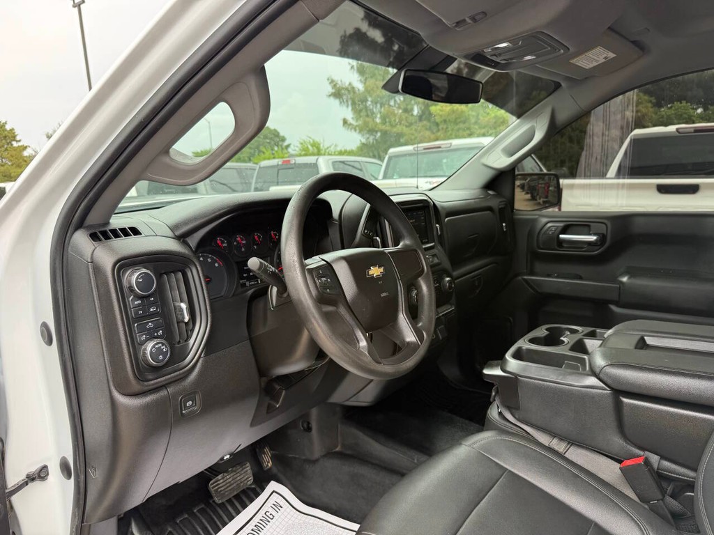 Chevrolet Silverado 1500 Vehicle Full-screen Gallery Image 06