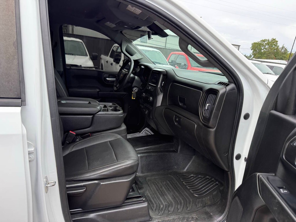Chevrolet Silverado 1500 Vehicle Full-screen Gallery Image 10