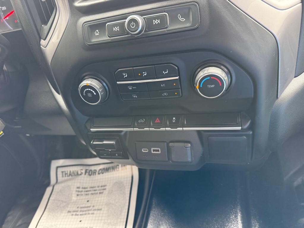 Chevrolet Silverado 1500 Vehicle Full-screen Gallery Image 26