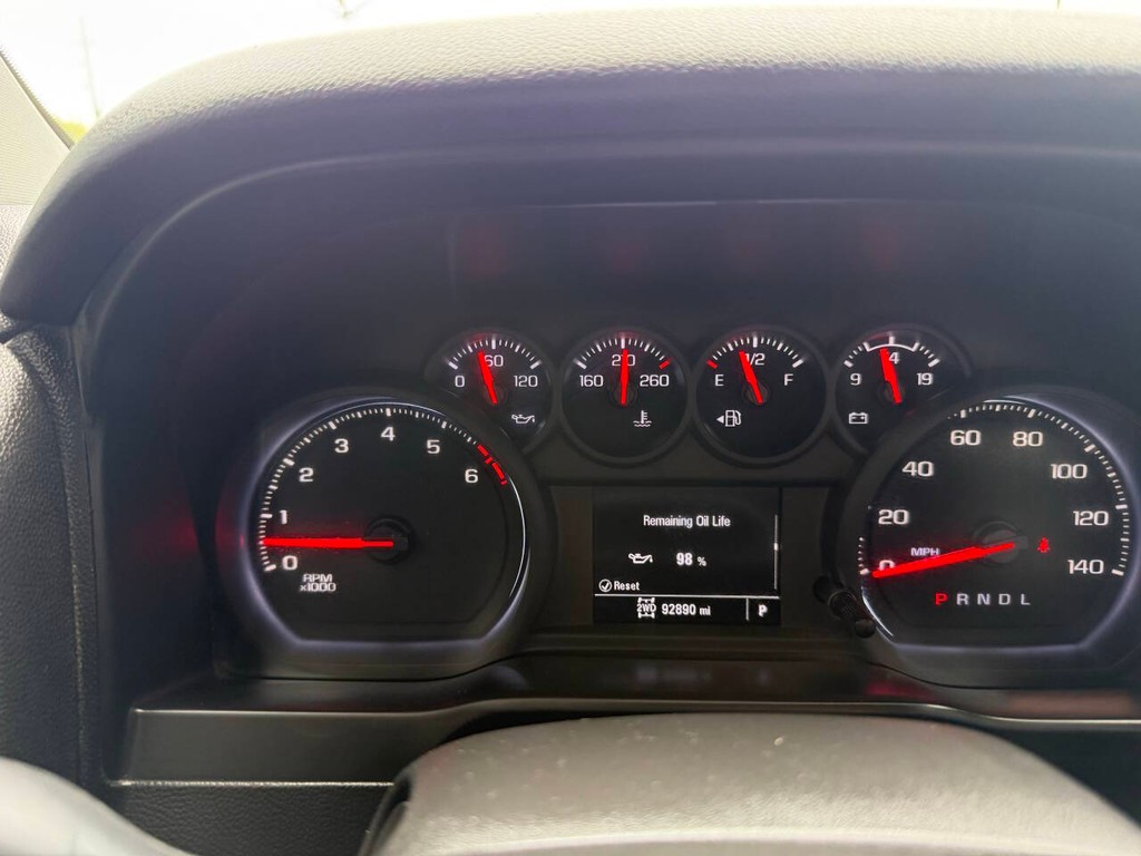 Chevrolet Silverado 1500 Vehicle Full-screen Gallery Image 28
