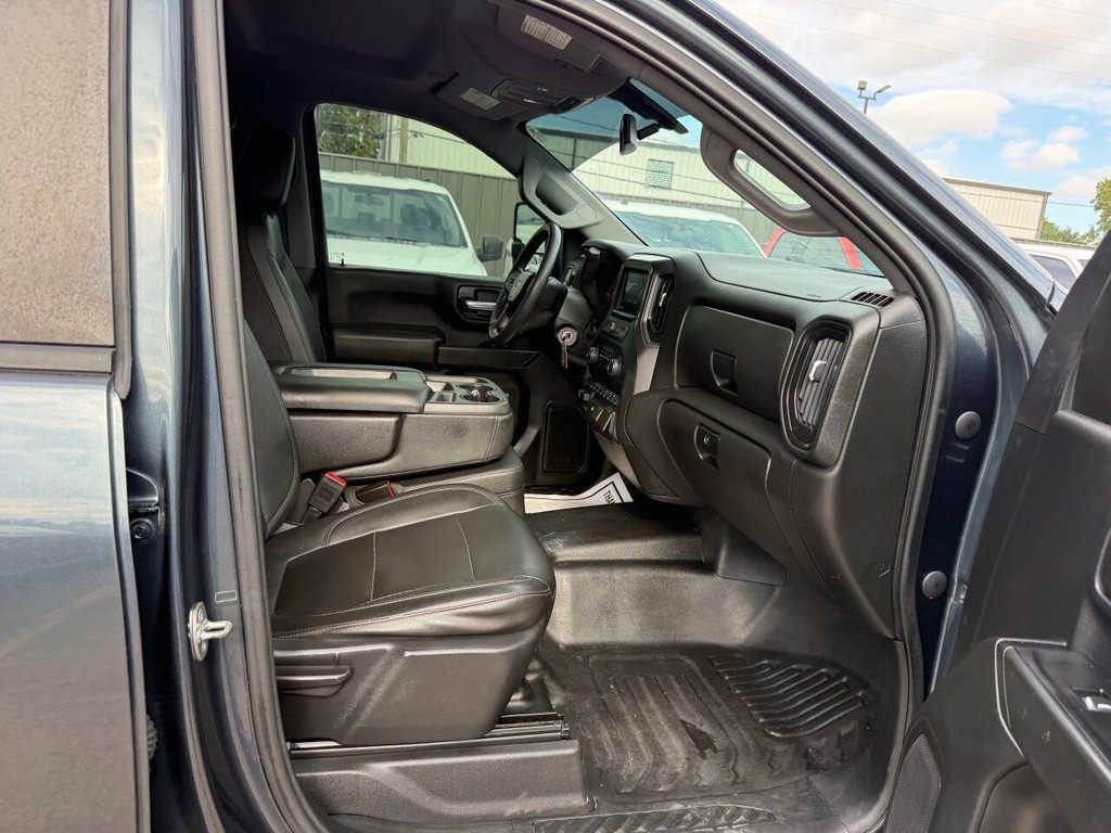 Chevrolet Silverado 2500HD Vehicle Full-screen Gallery Image 10