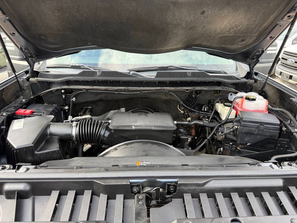 Chevrolet Silverado 2500HD Vehicle Full-screen Gallery Image 33