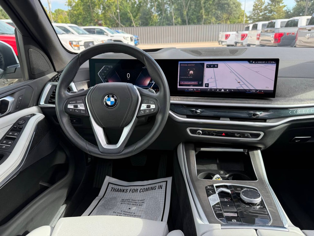 BMW X5 Vehicle Full-screen Gallery Image 21