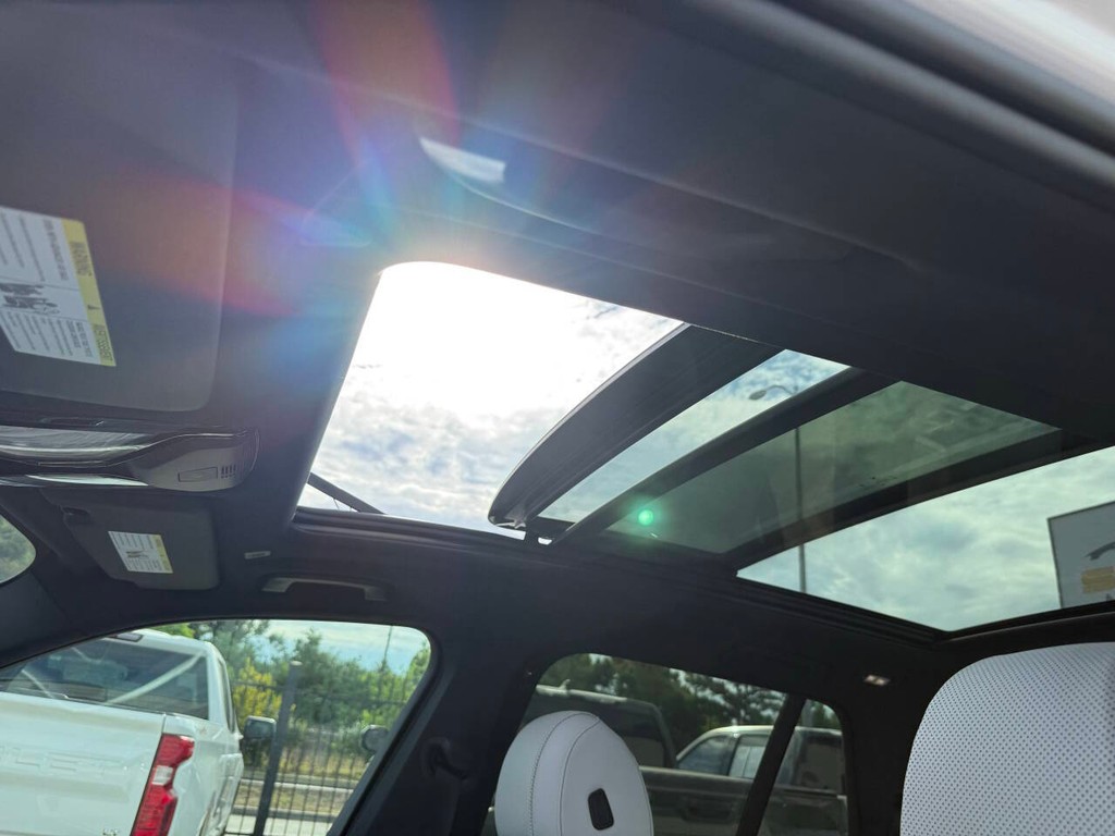BMW X5 Vehicle Full-screen Gallery Image 30