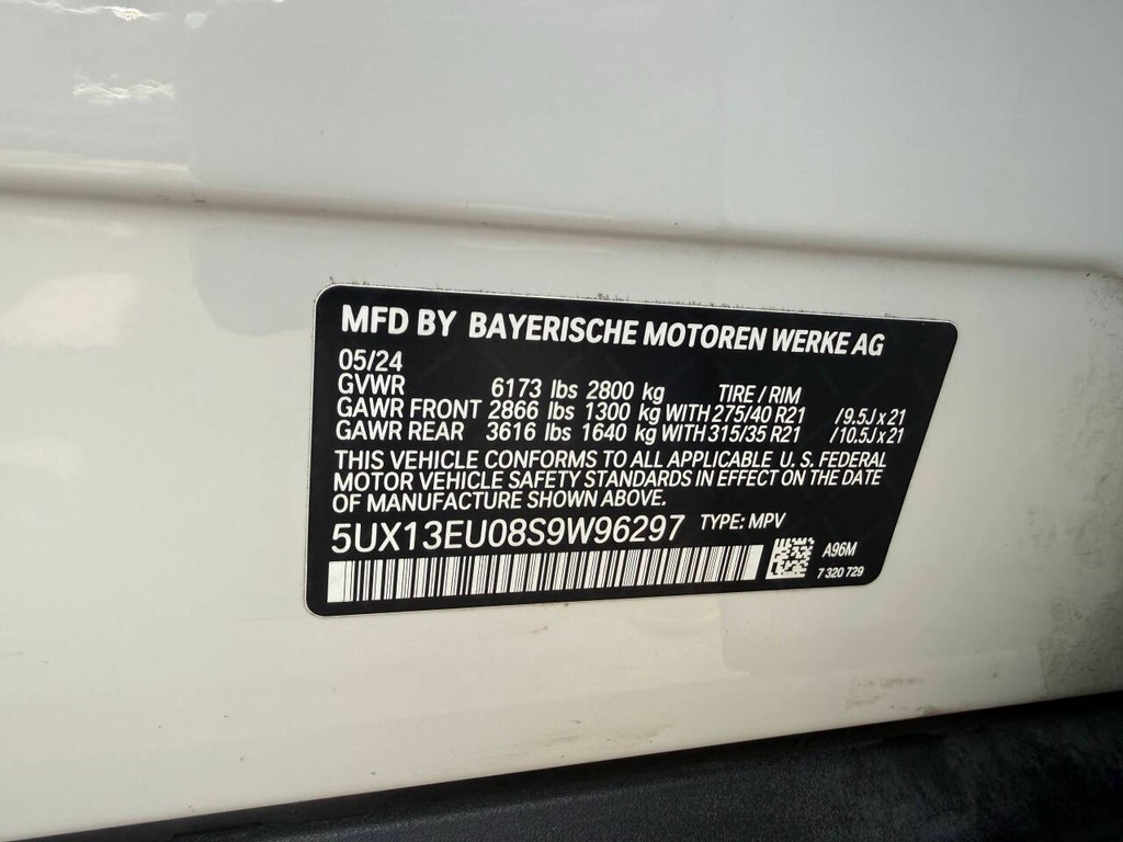 BMW X5 Vehicle Full-screen Gallery Image 36