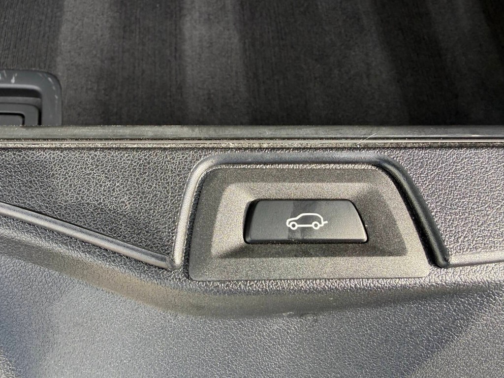 BMW X5 Vehicle Full-screen Gallery Image 41